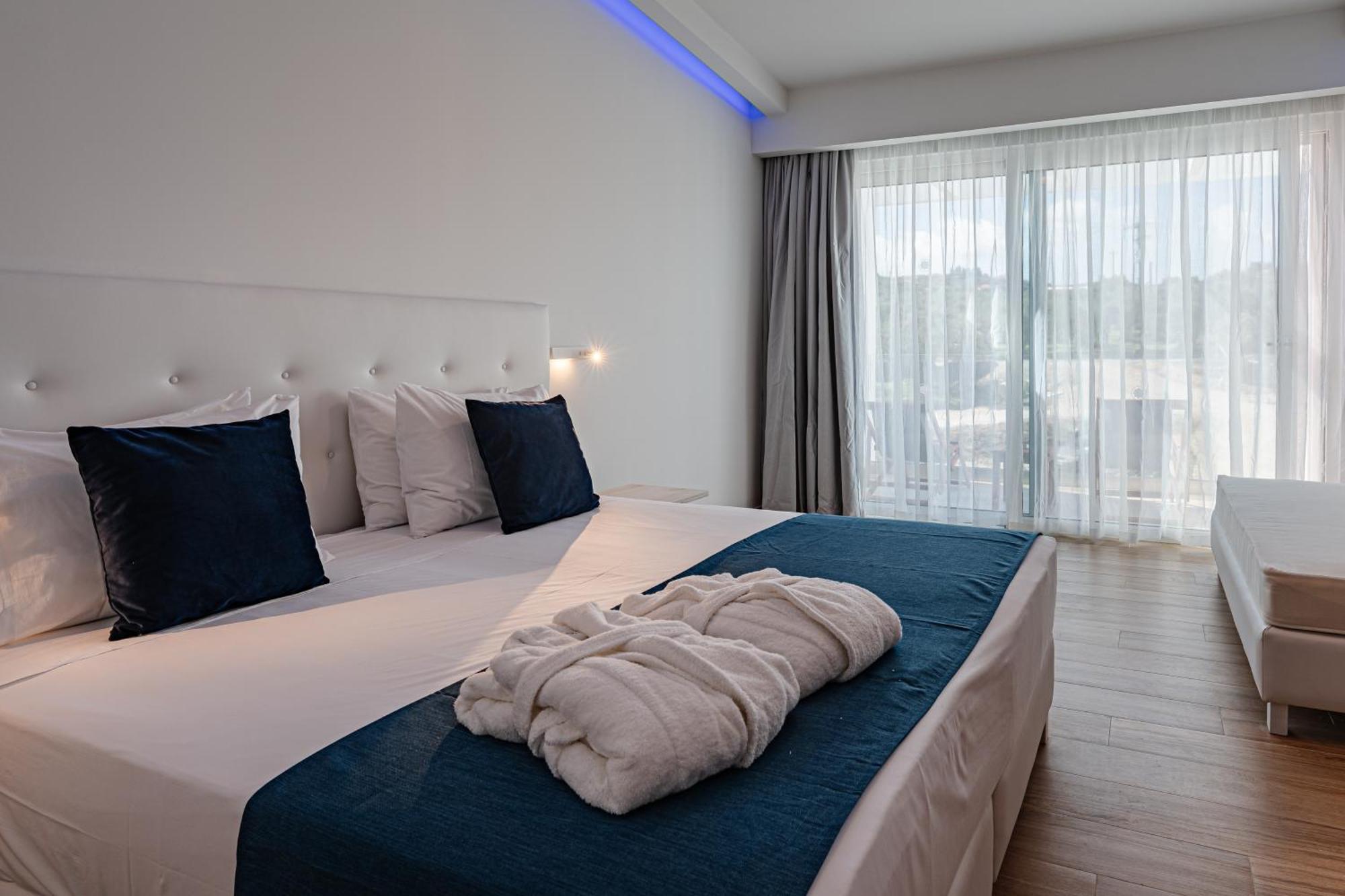 Magique Bleu Suites Tragaki Dış mekan fotoğraf